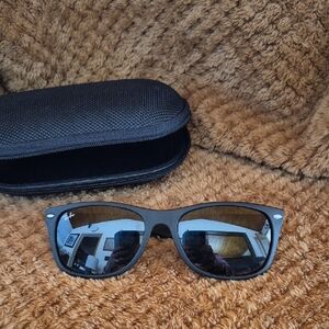Ray-Ban RB2132 New Wayfarer Ckassic Sunglasses with Case